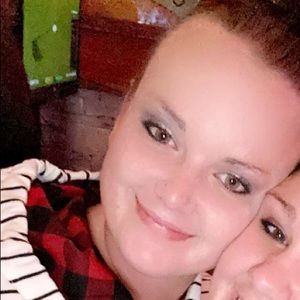 Meet your Posher, Becca